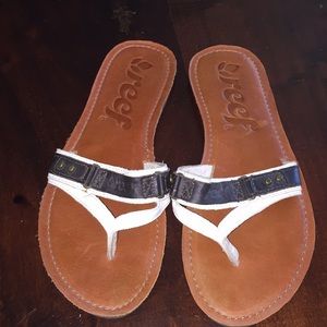 Reef sandals NWOT SZ 8